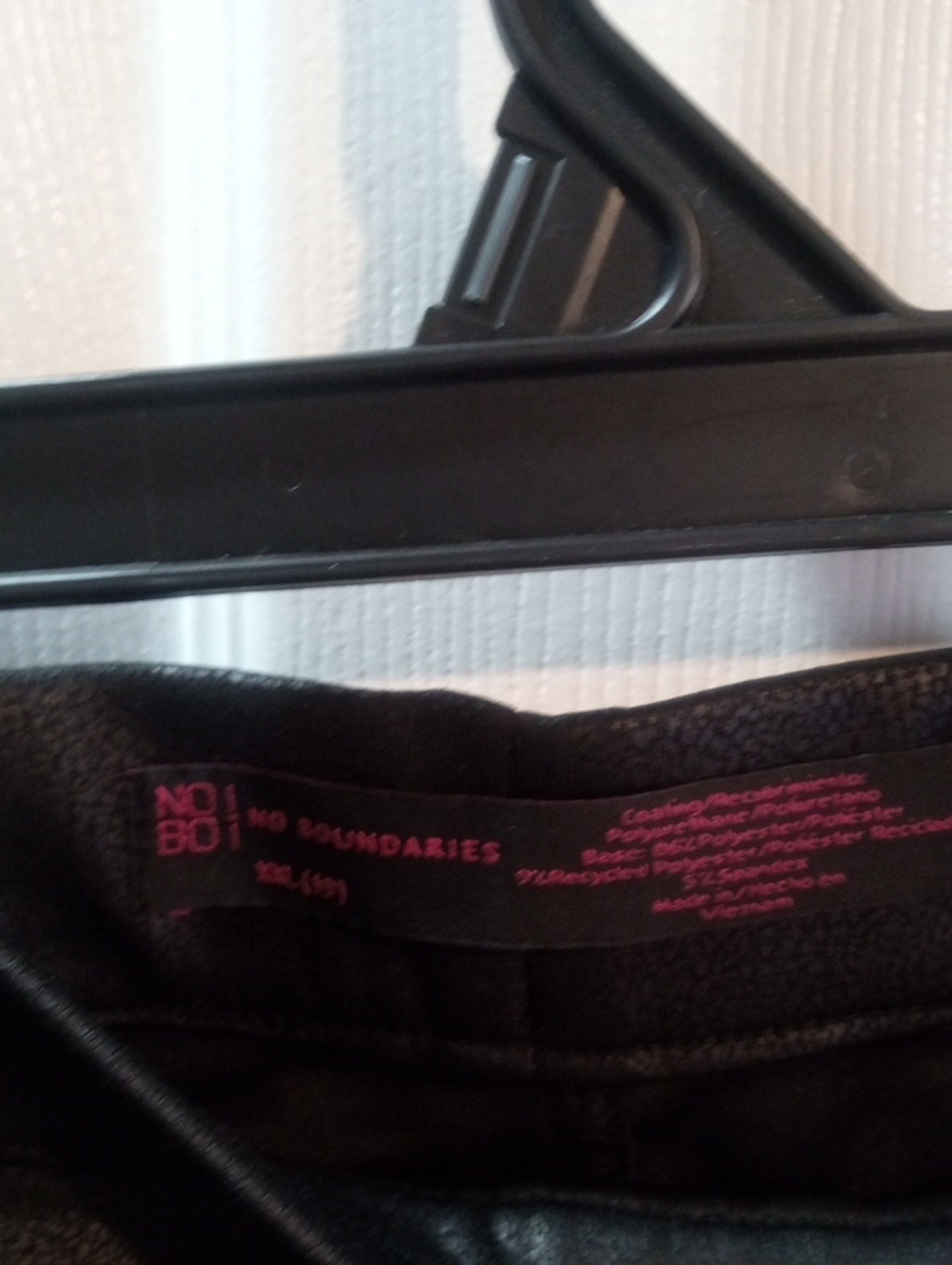 NO BOUNDARIES FAUX LEATHER JEGGINGS - Picture 4 of 10